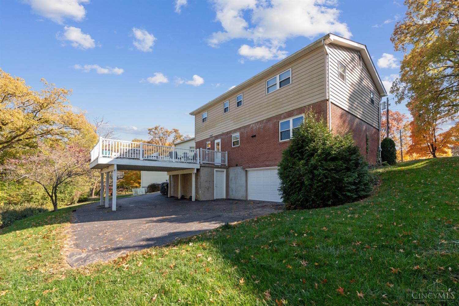 6895 Meadowdale Circle