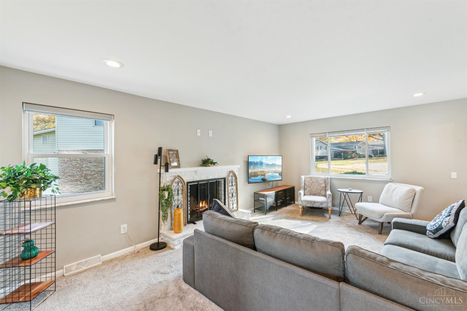 6895 Meadowdale Circle
