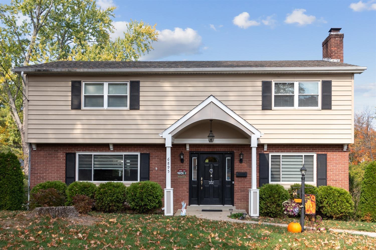 6895 Meadowdale Circle