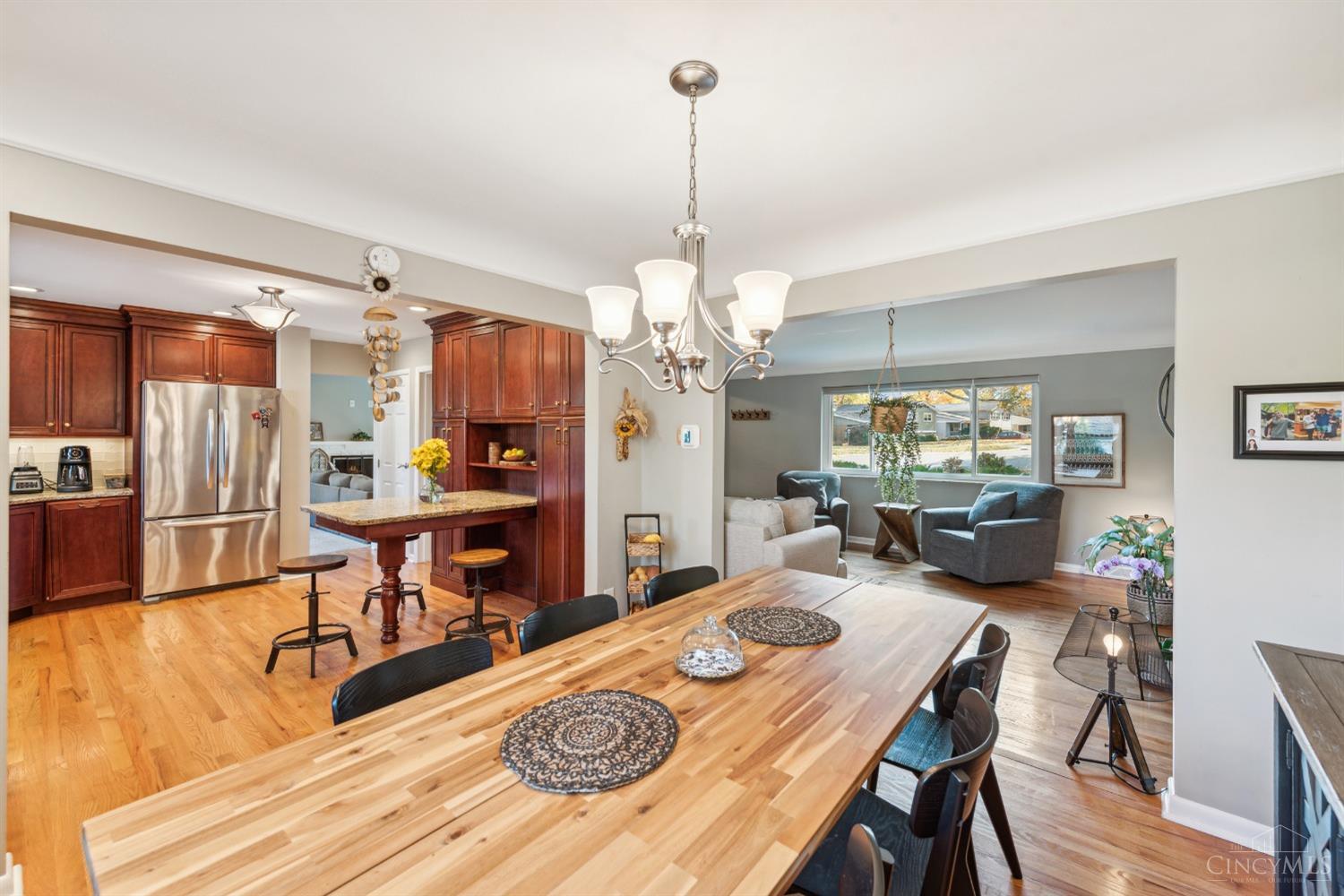 6895 Meadowdale Circle