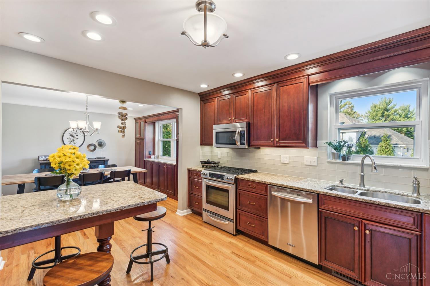 6895 Meadowdale Circle