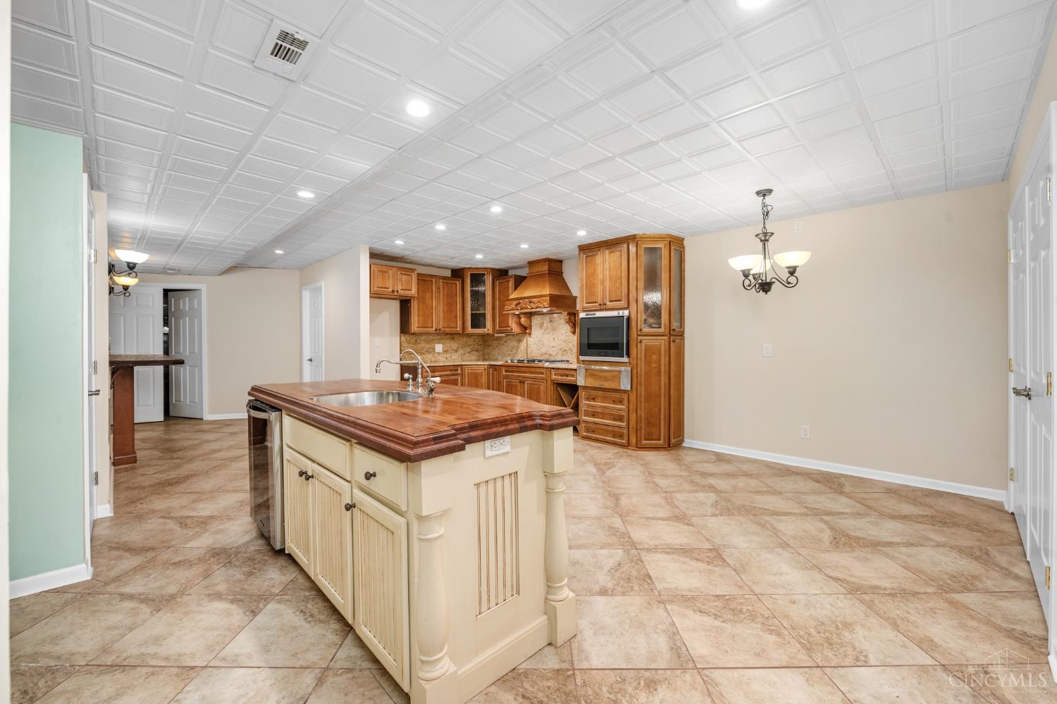 15 Camargo Canyon Drive