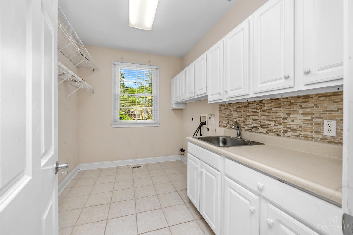 15 Camargo Canyon Drive