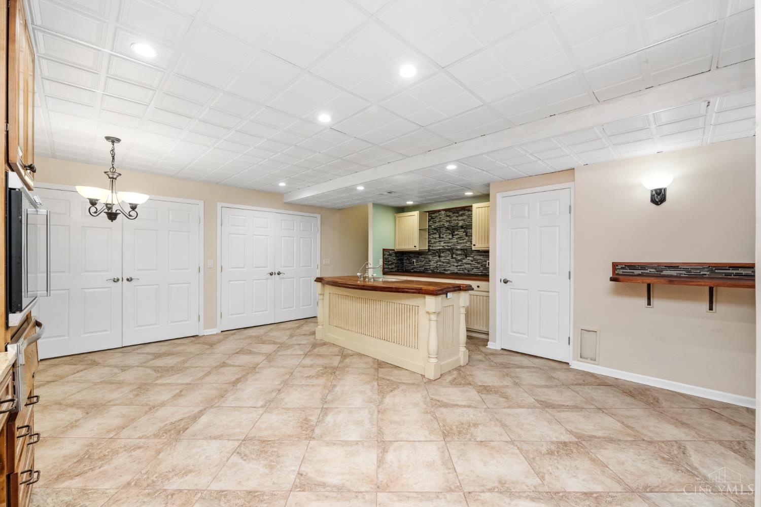 15 Camargo Canyon Drive