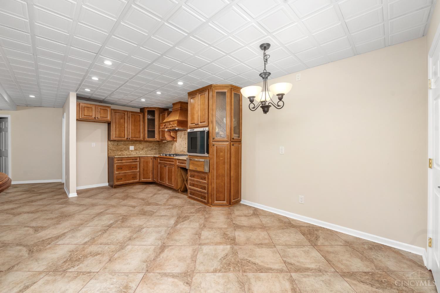 15 Camargo Canyon Drive