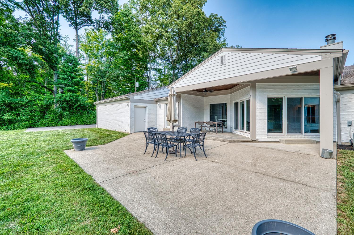 5995 Drake Road
