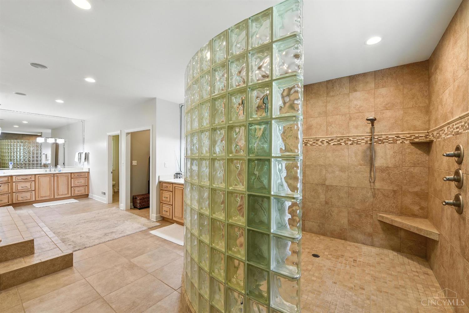 894 Winding River Boulevard