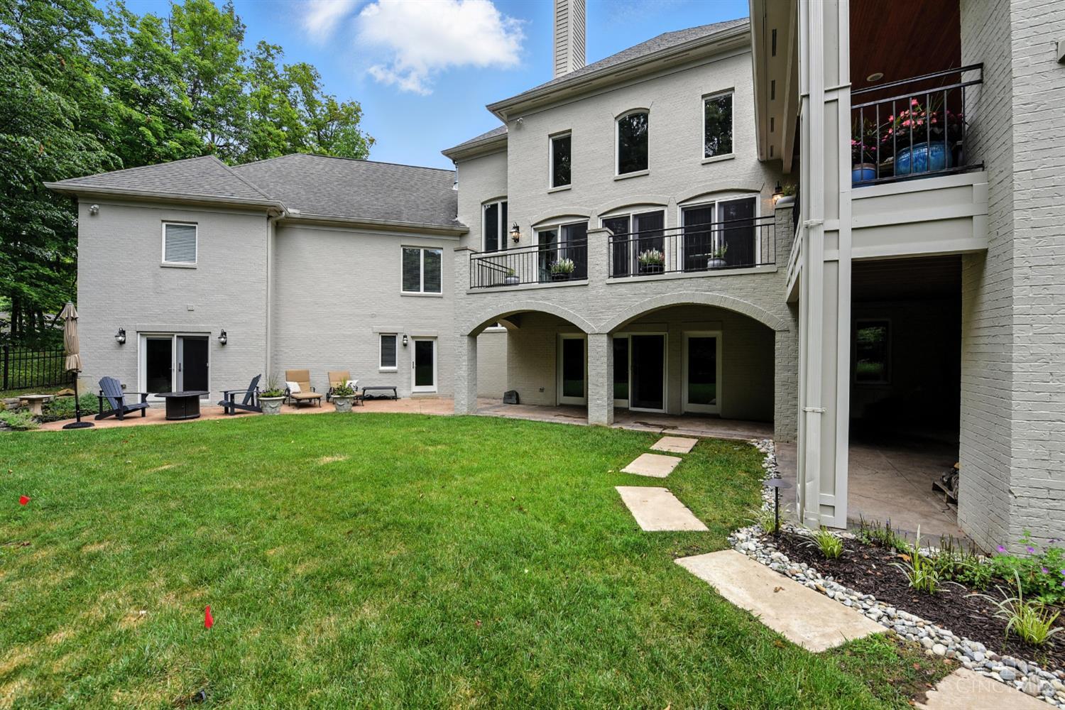 894 Winding River Boulevard