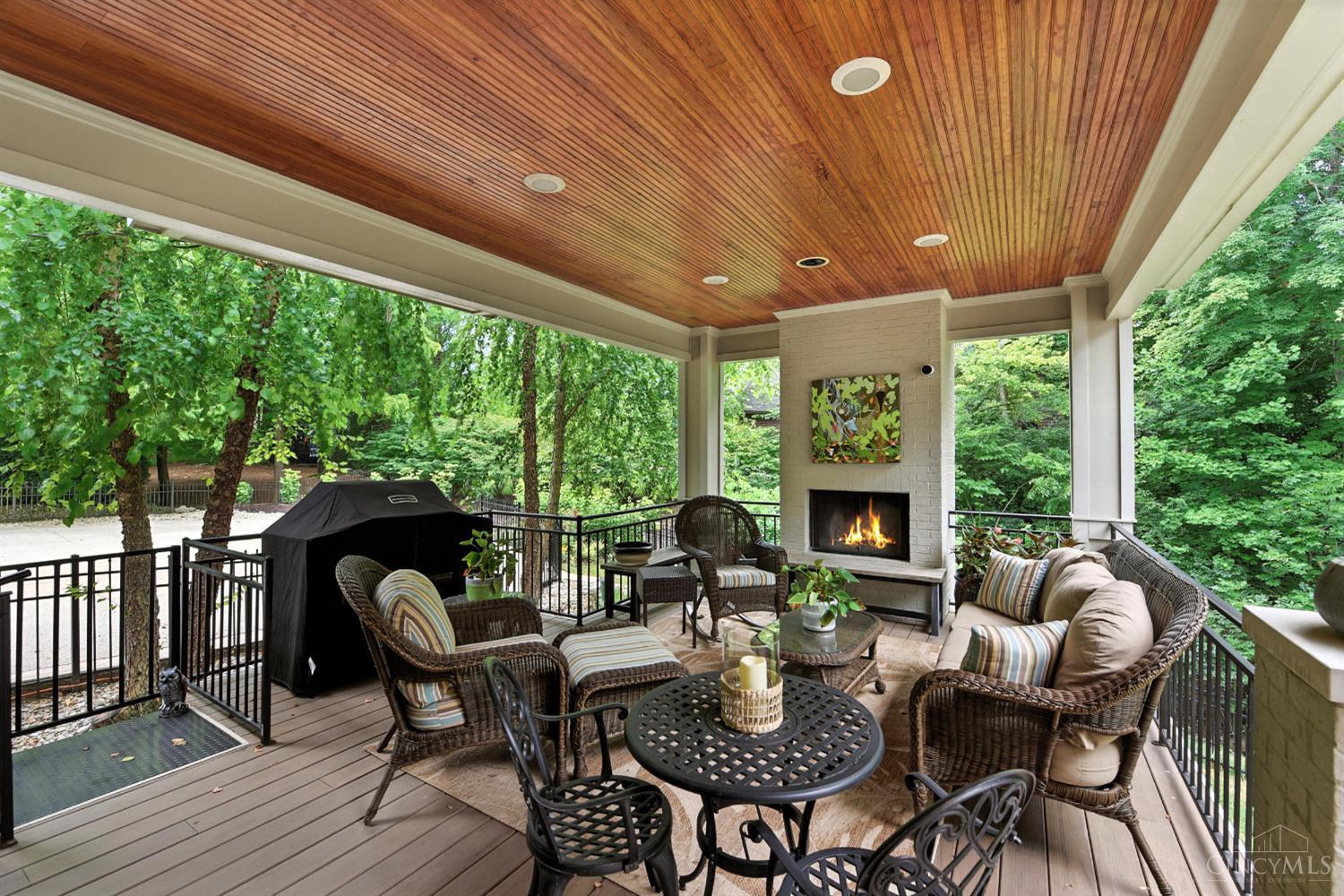 894 Winding River Boulevard