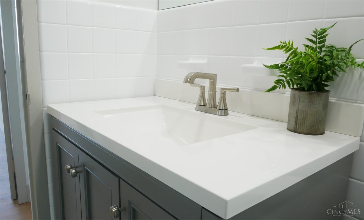 2324 Madison Road 1407