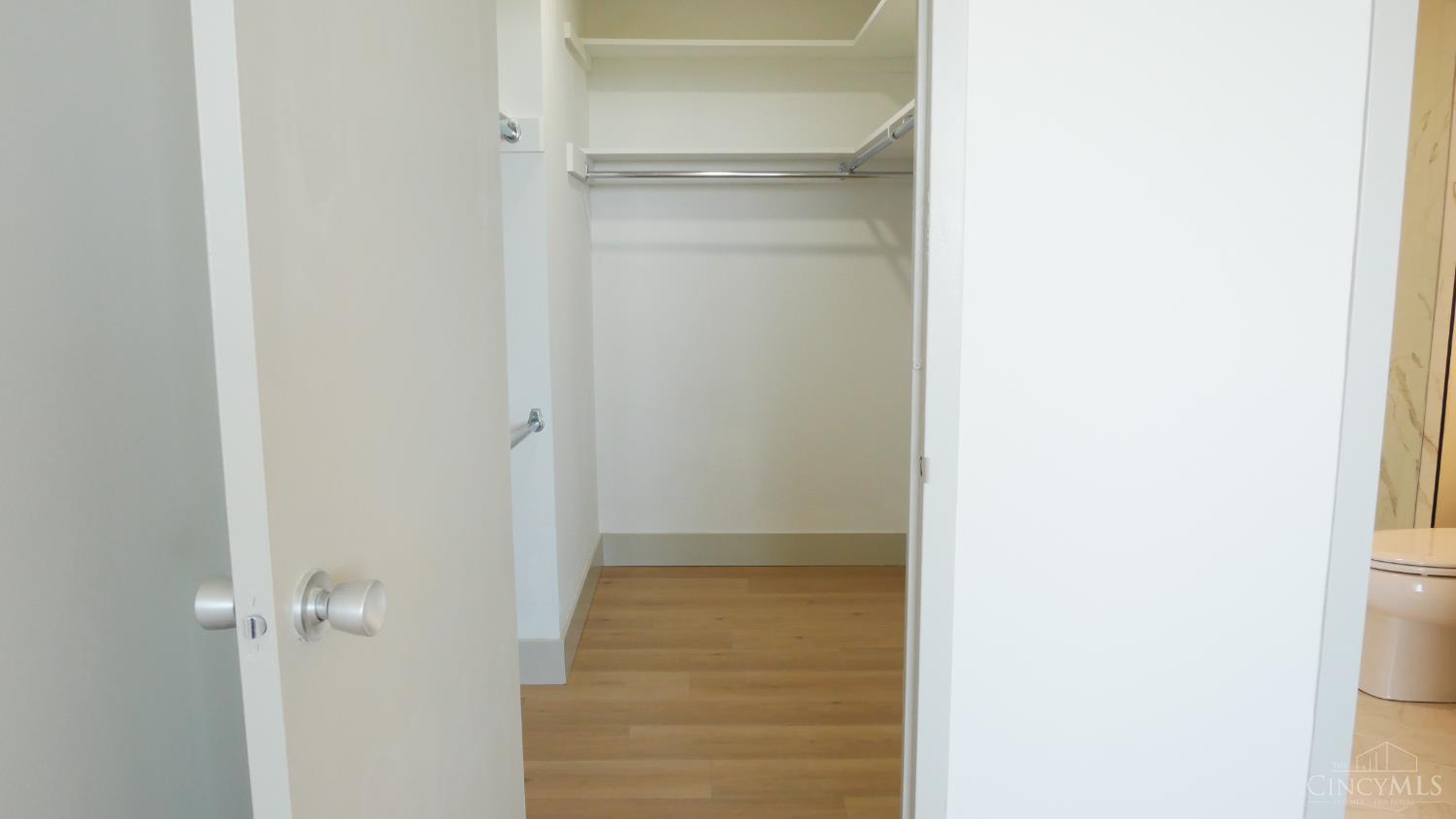 2324 Madison Road 1407