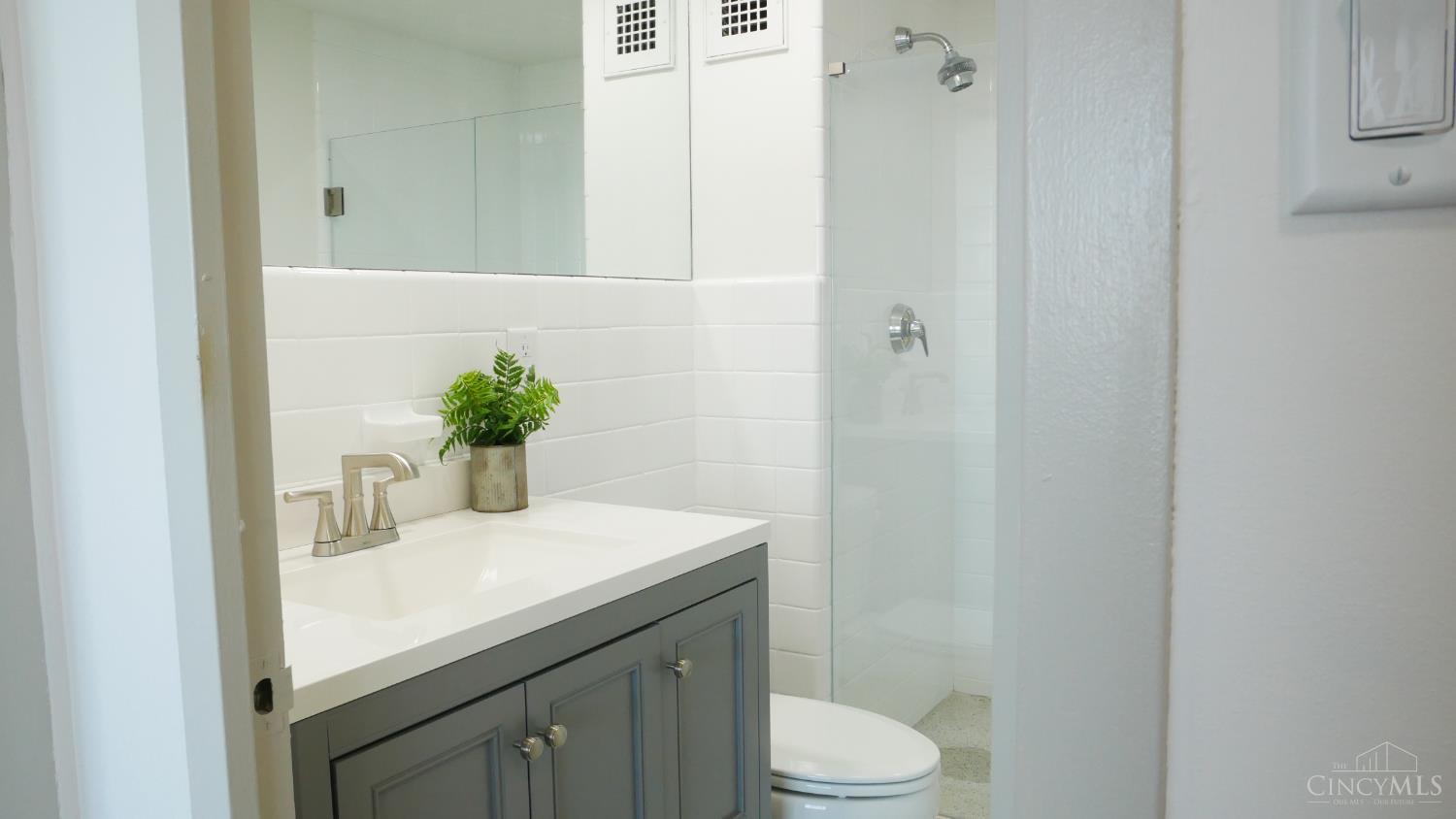 2324 Madison Road 1407