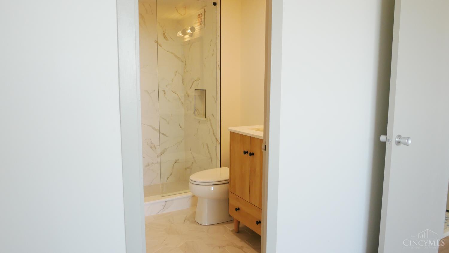 2324 Madison Road 1407