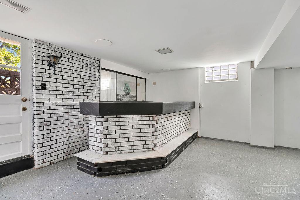 6828 Salem Road