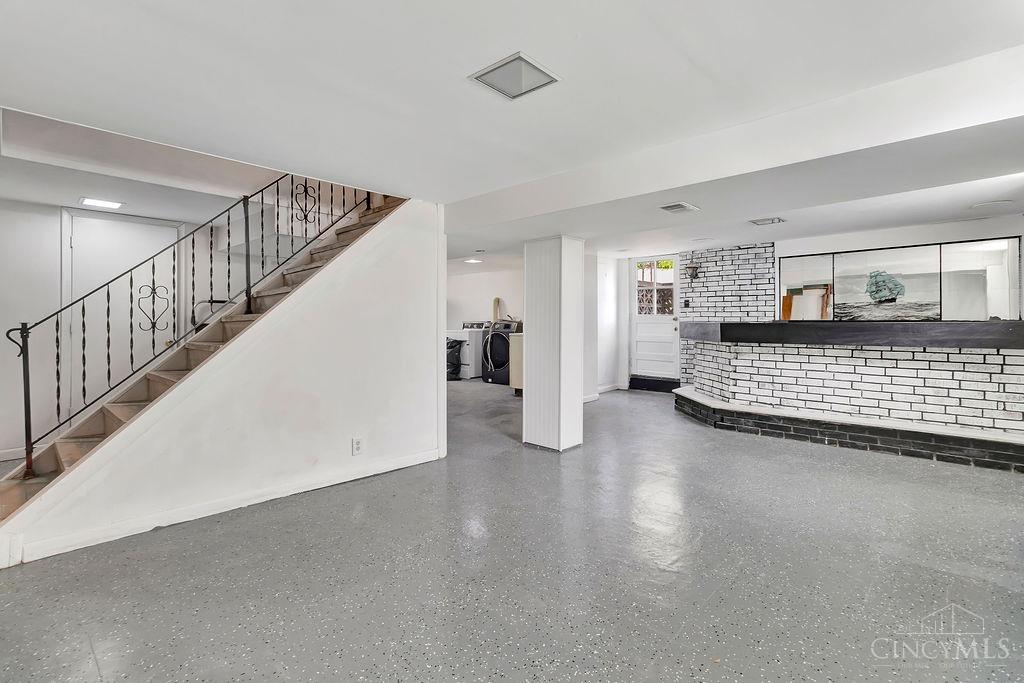 6828 Salem Road