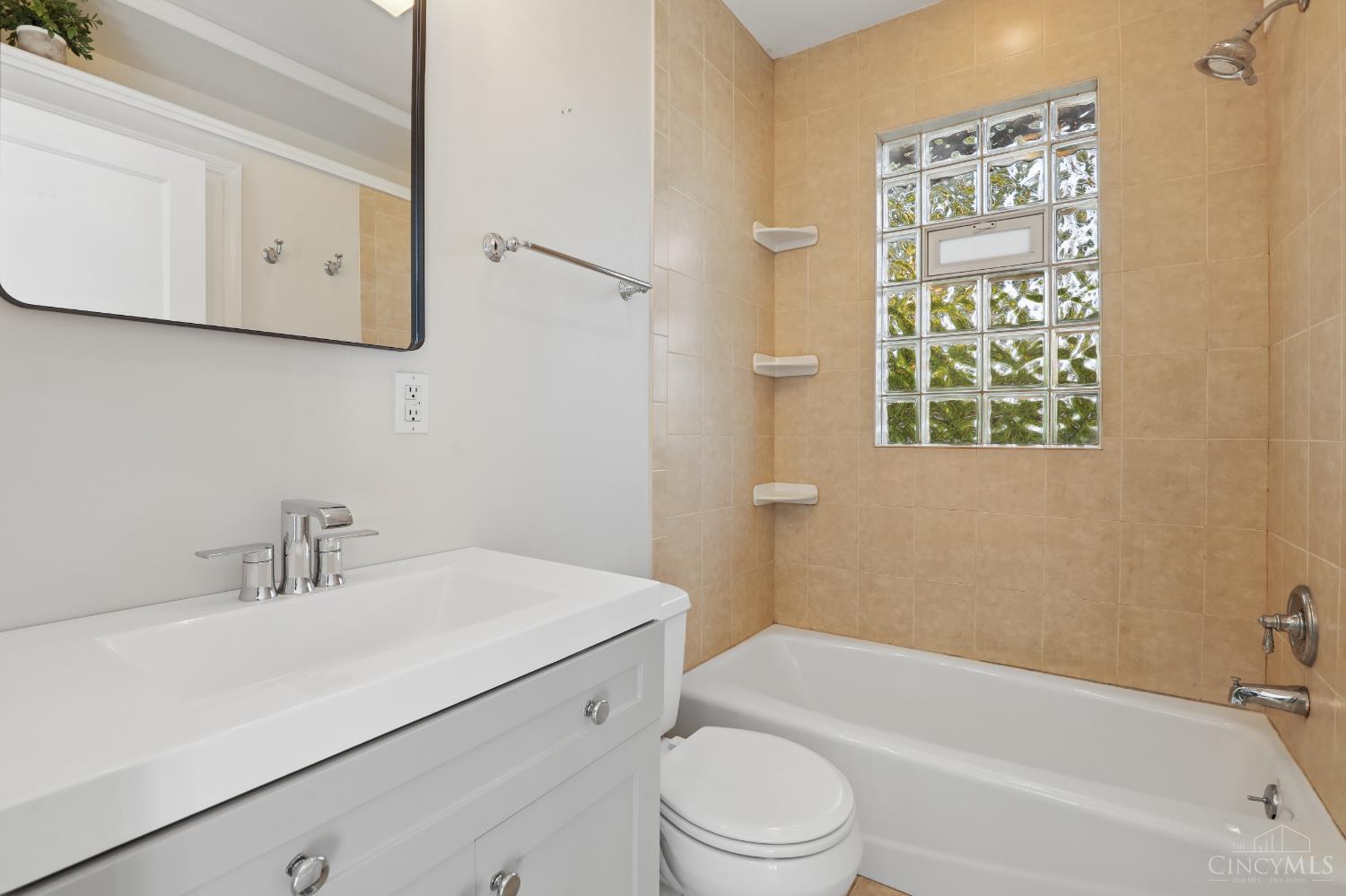 2925 Utopia Place