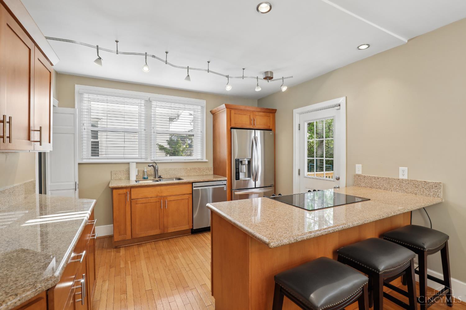2925 Utopia Place