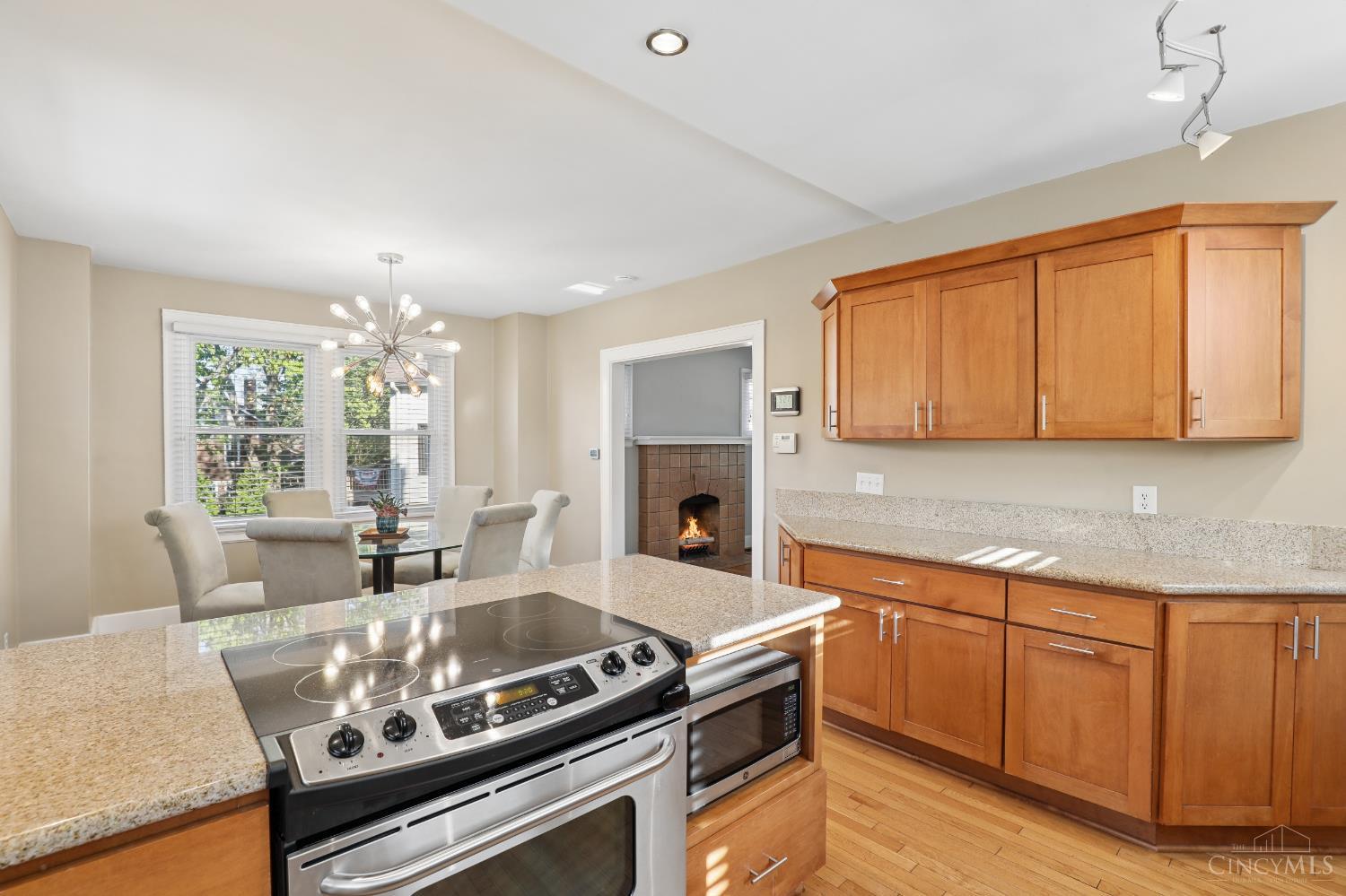 2925 Utopia Place