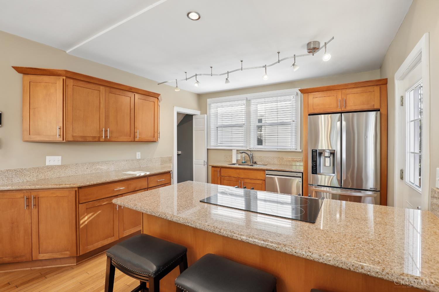 2925 Utopia Place
