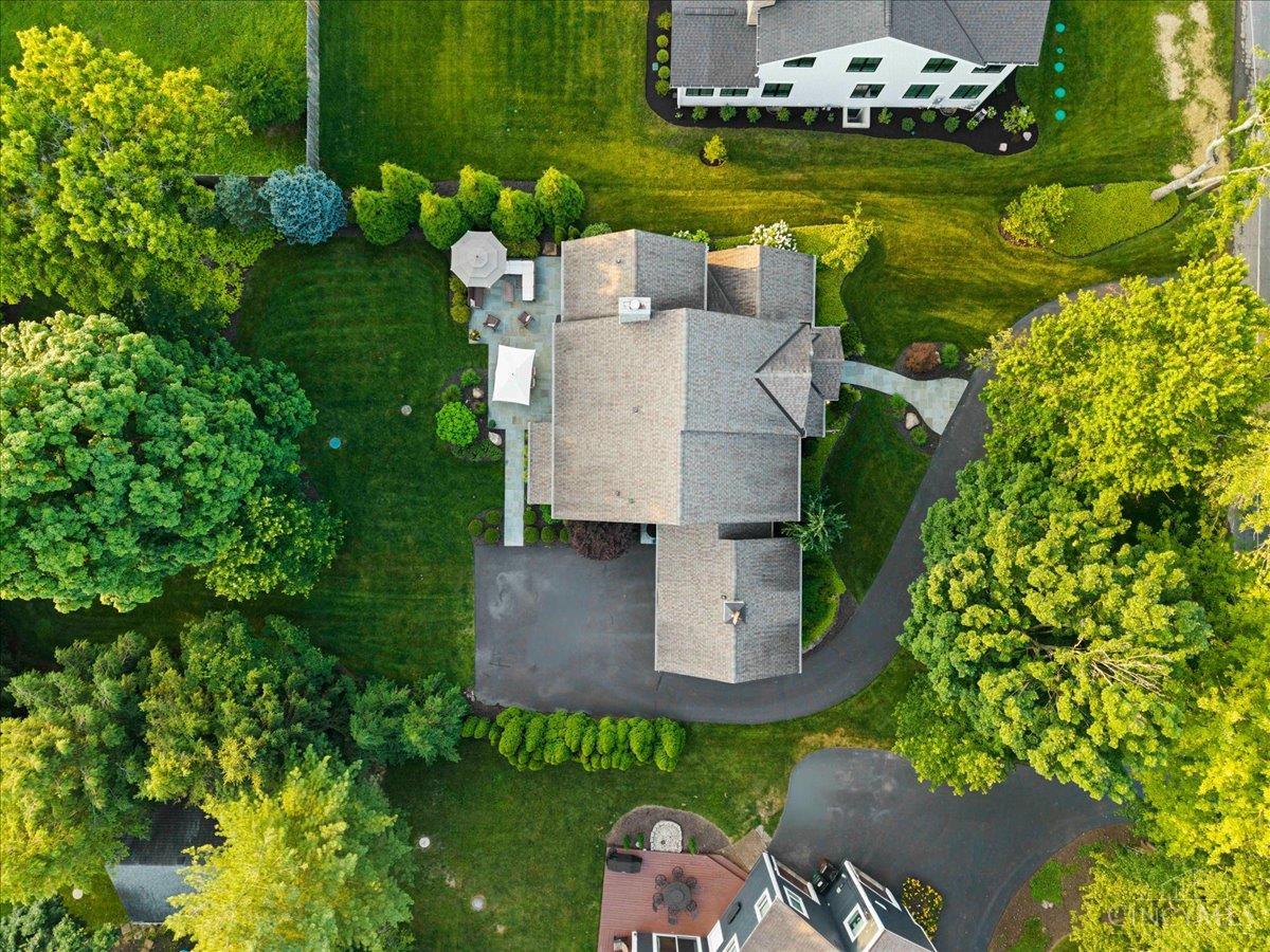 808 Poplar Avenue