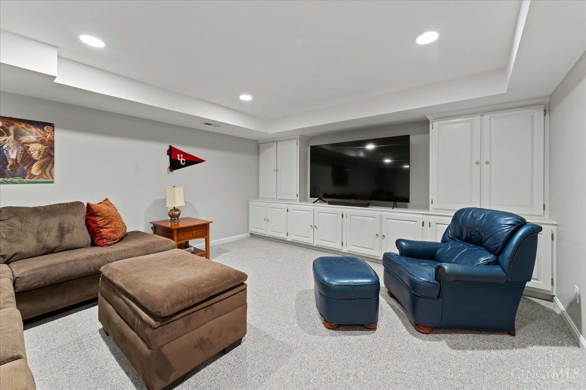 808 Poplar Avenue