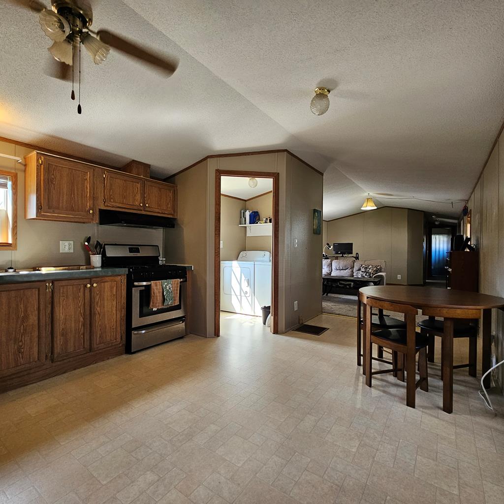 27 Buffards Riverside Estate