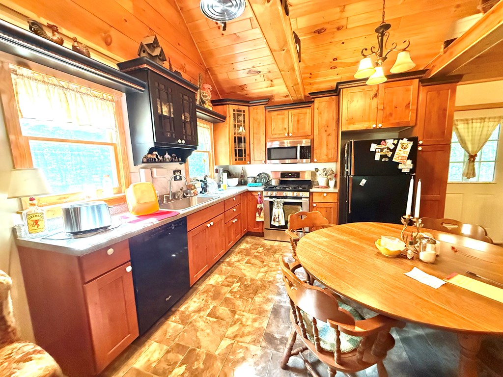 36 Matson Trail