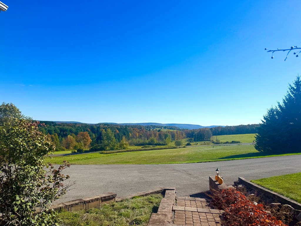 1525 Dutch Hill Road