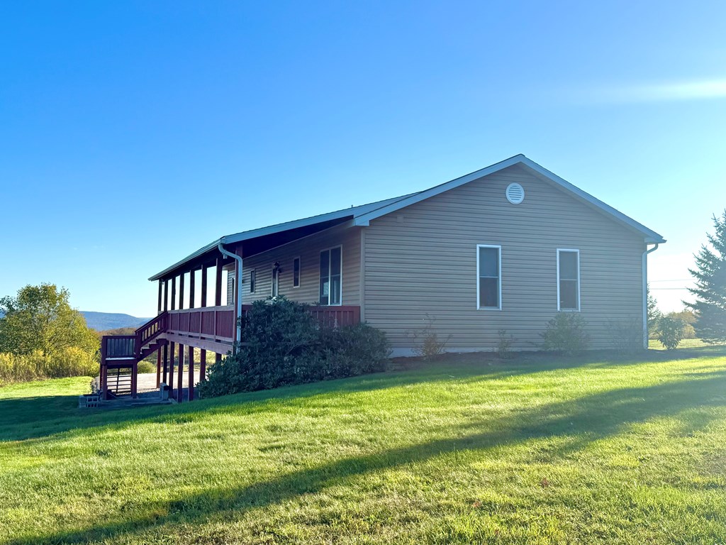 1525 Dutch Hill Road