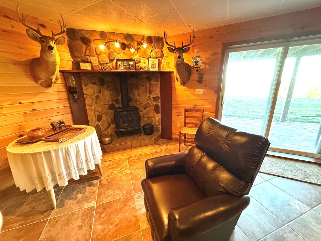 1525 Dutch Hill Road