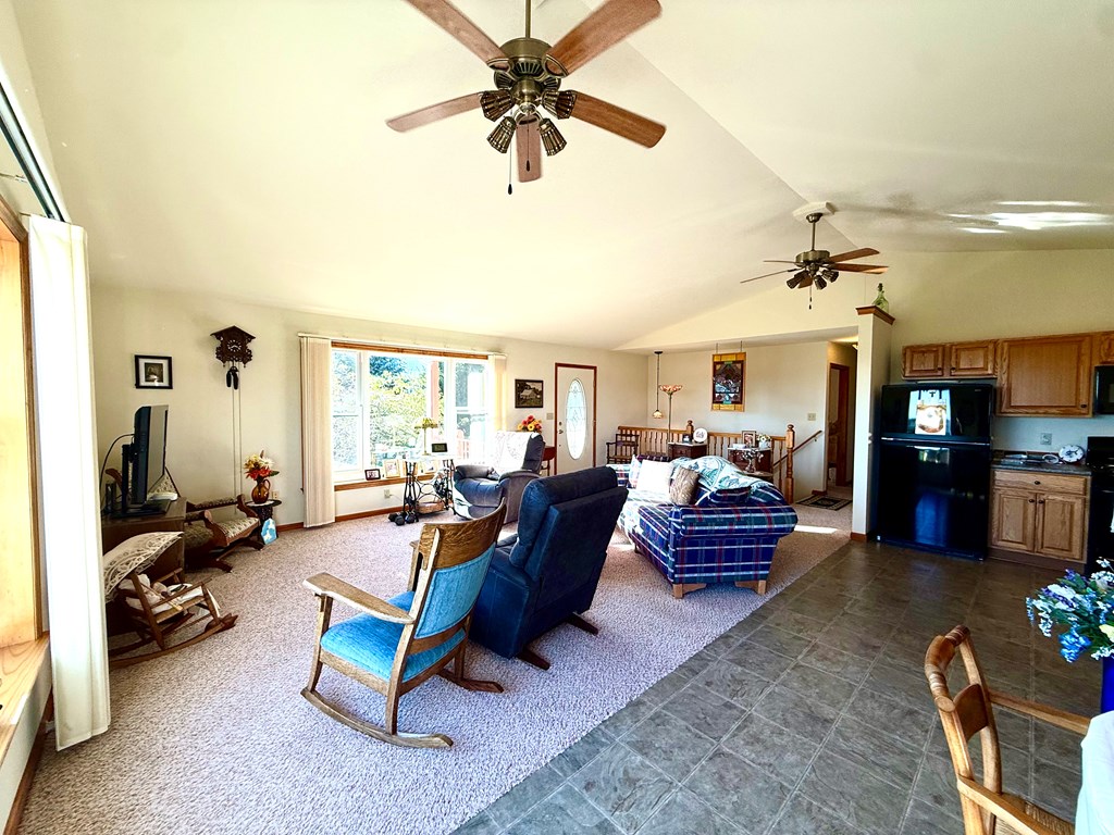 1525 Dutch Hill Road