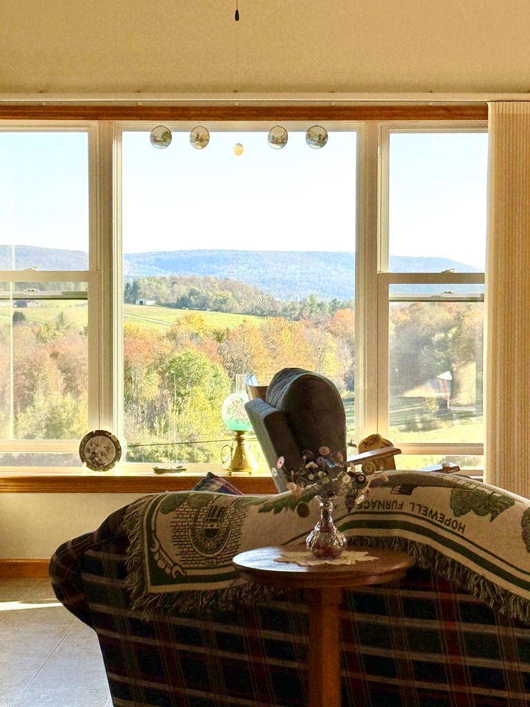 1525 Dutch Hill Road