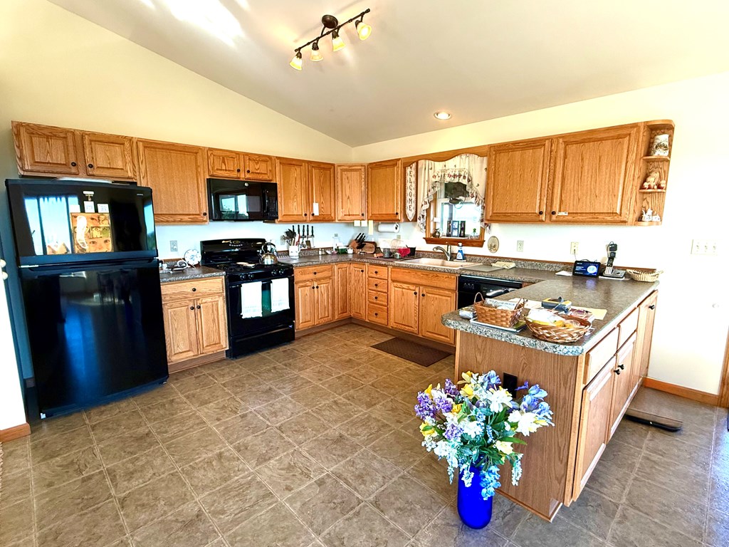 1525 Dutch Hill Road