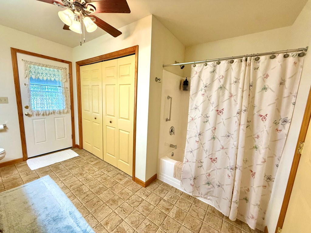 1525 Dutch Hill Road