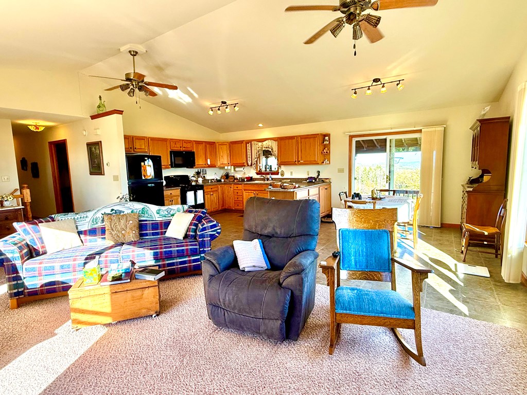 1525 Dutch Hill Road