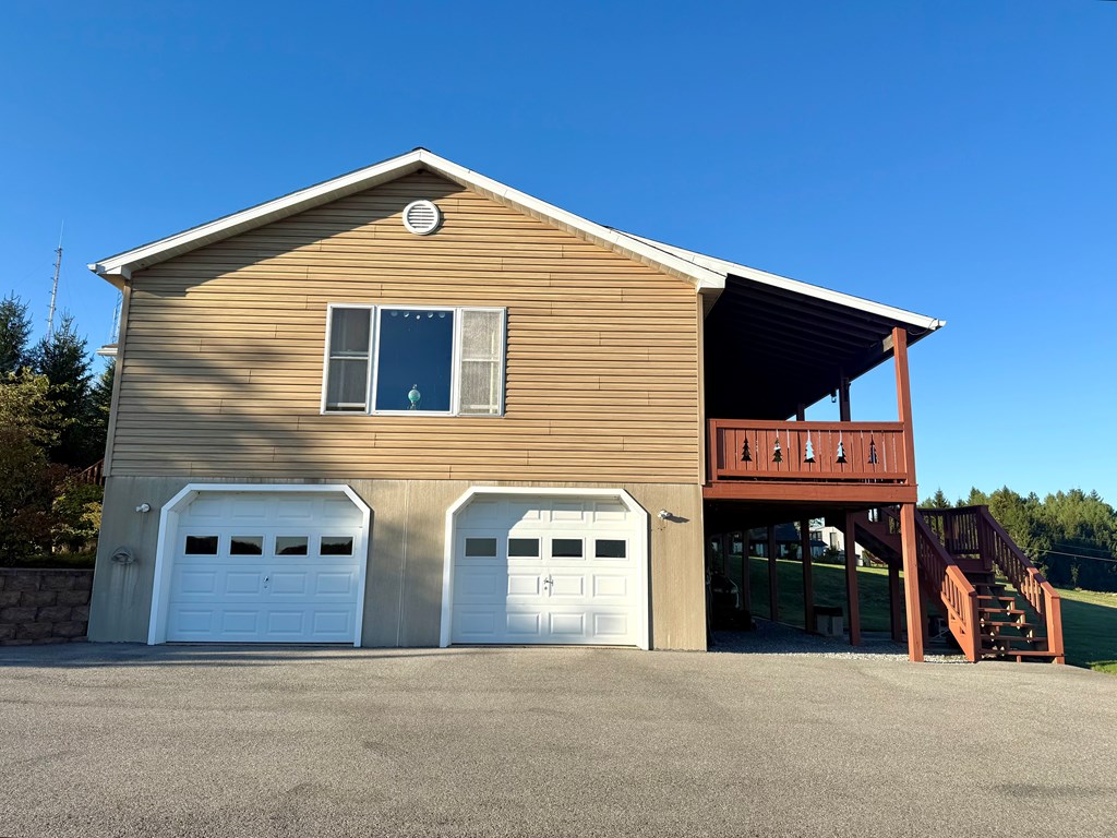 1525 Dutch Hill Road