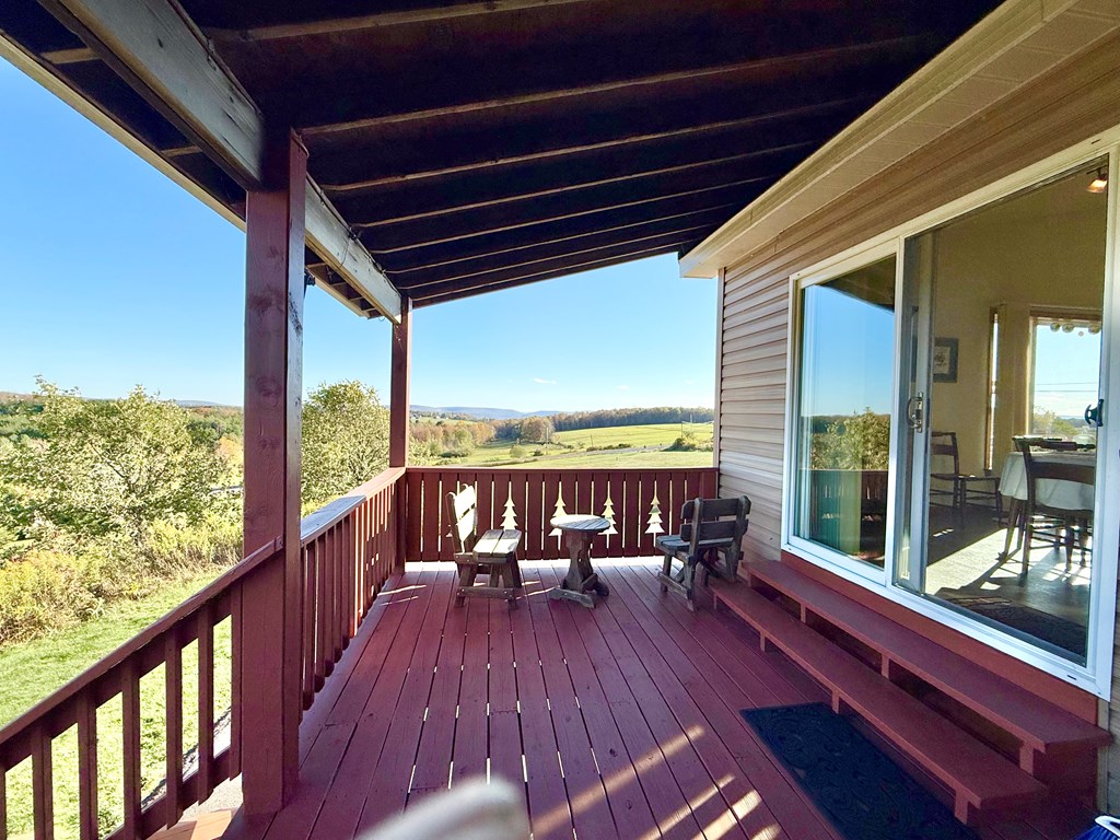 1525 Dutch Hill Road