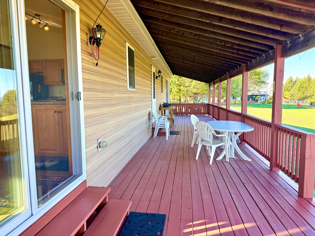 1525 Dutch Hill Road