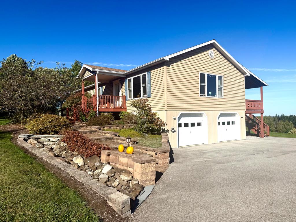 1525 Dutch Hill Road