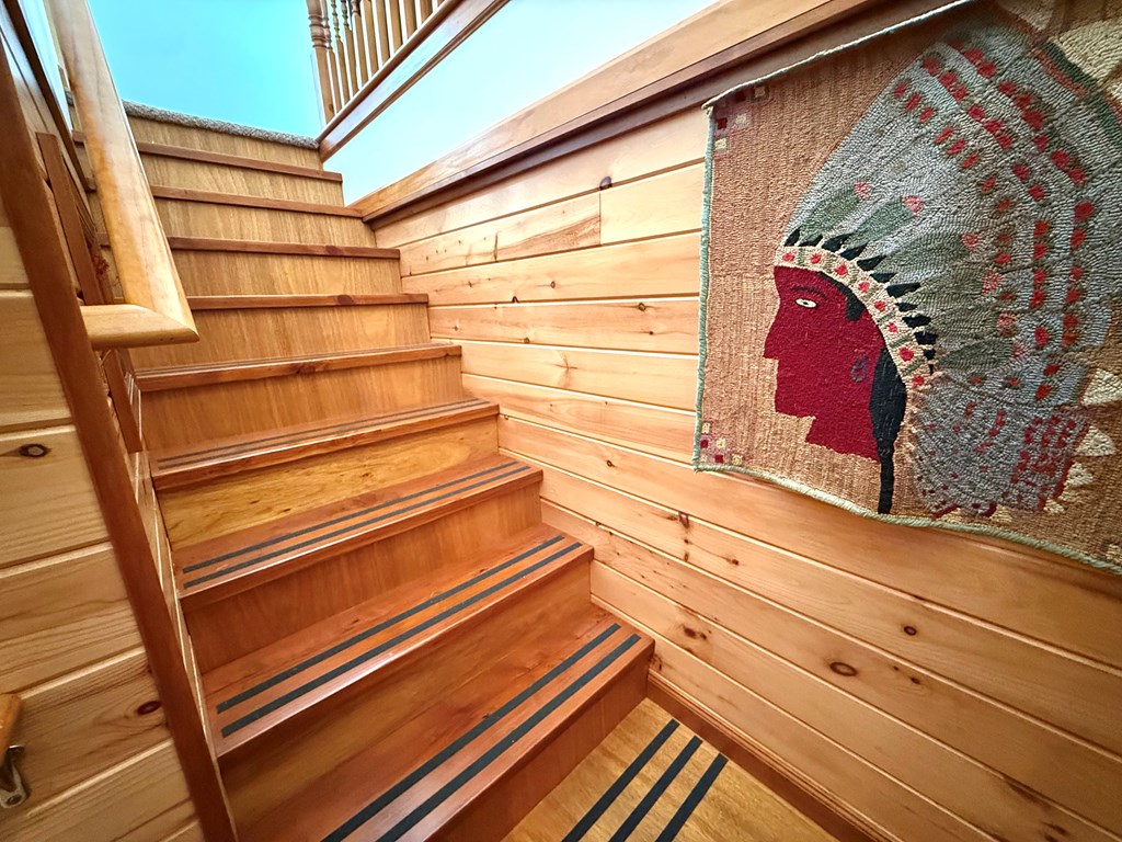 1525 Dutch Hill Road