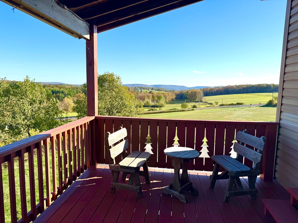 1525 Dutch Hill Road