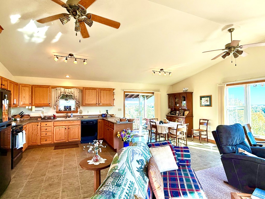 1525 Dutch Hill Road