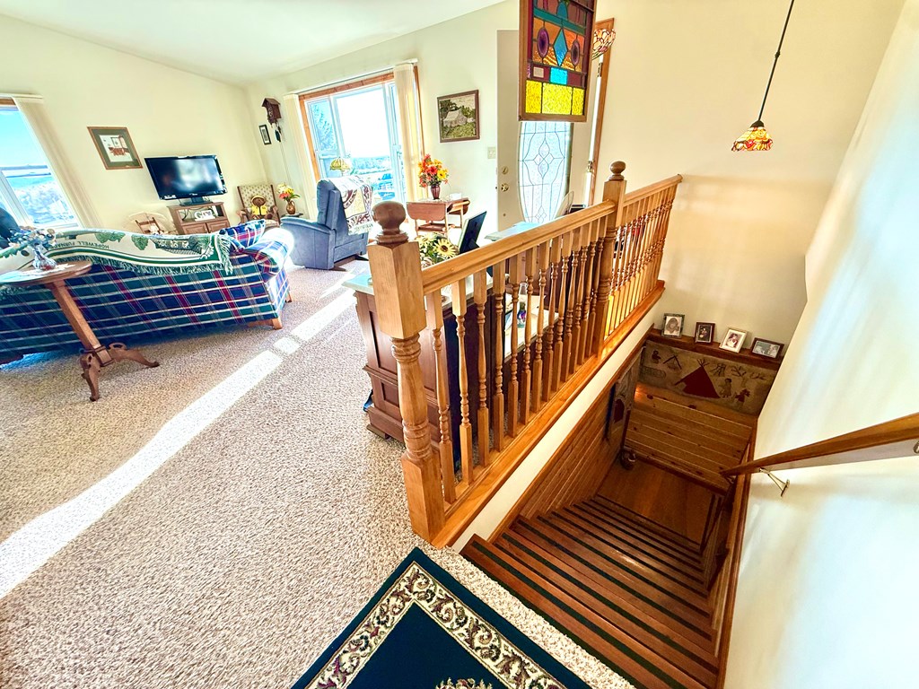 1525 Dutch Hill Road