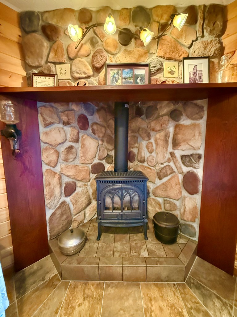 1525 Dutch Hill Road