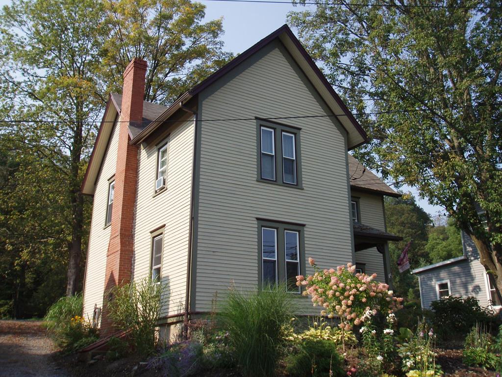 72 East Avenue, Wellsboro
