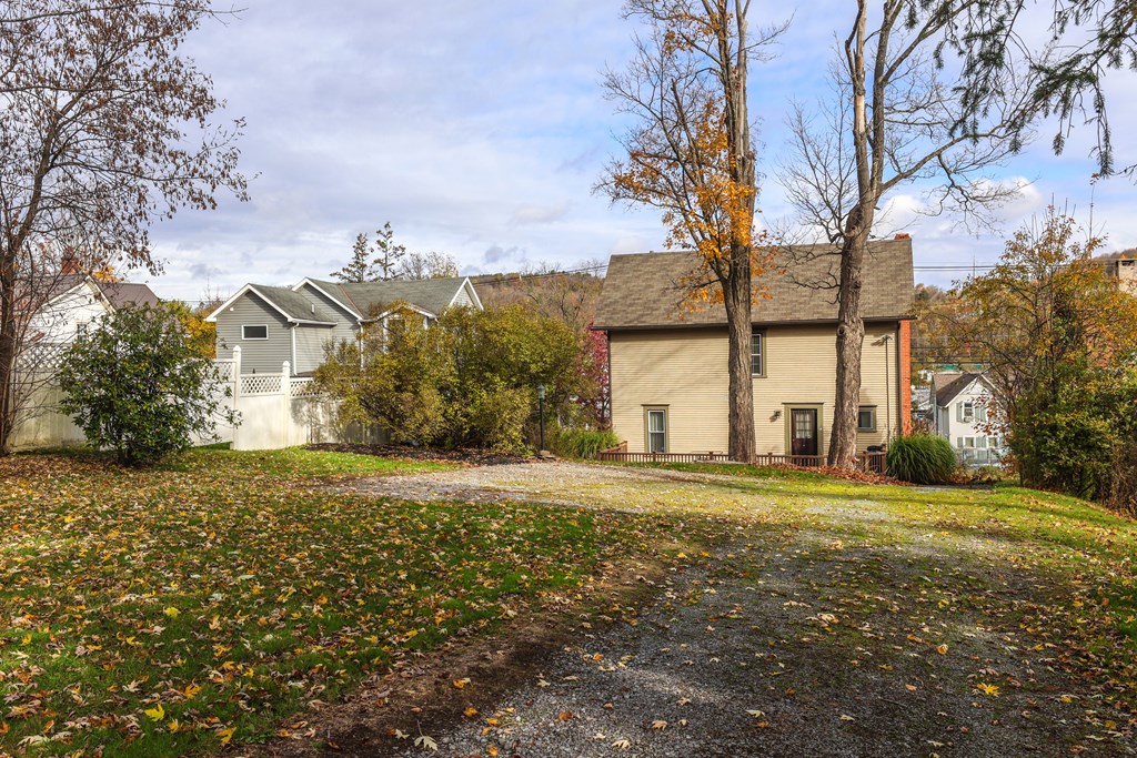 72 East Avenue, Wellsboro