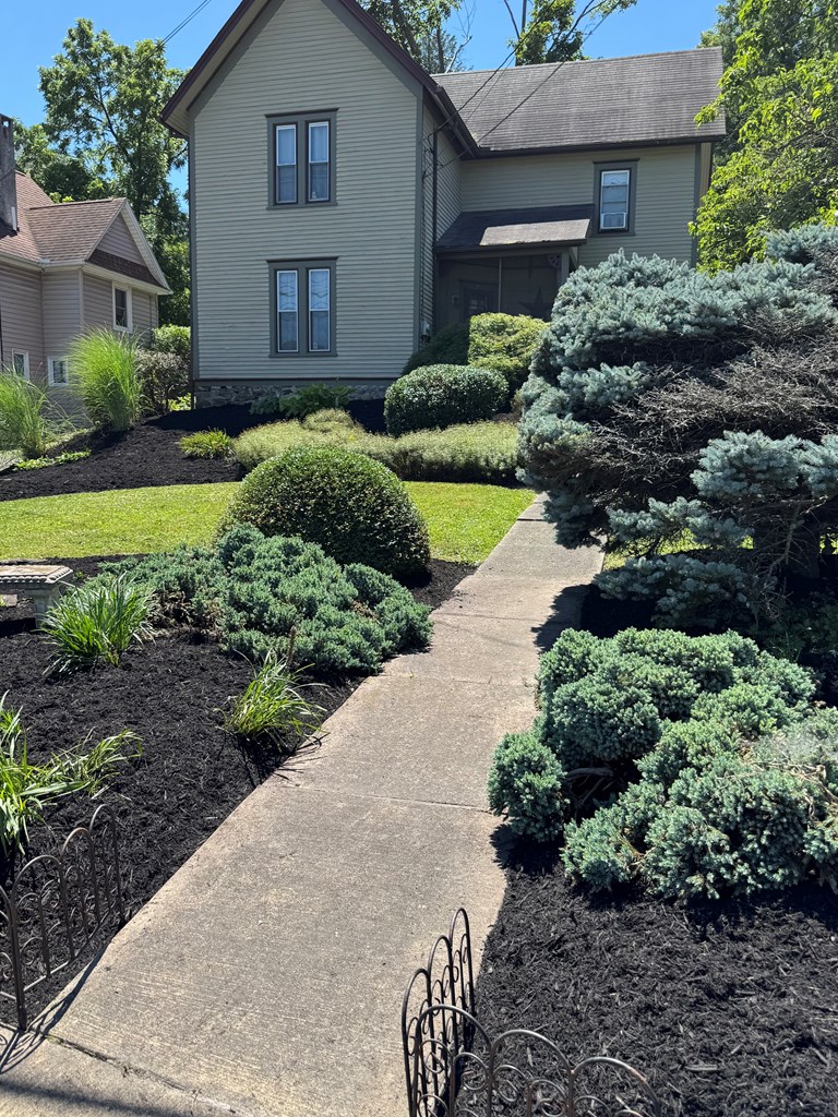 72 East Avenue, Wellsboro