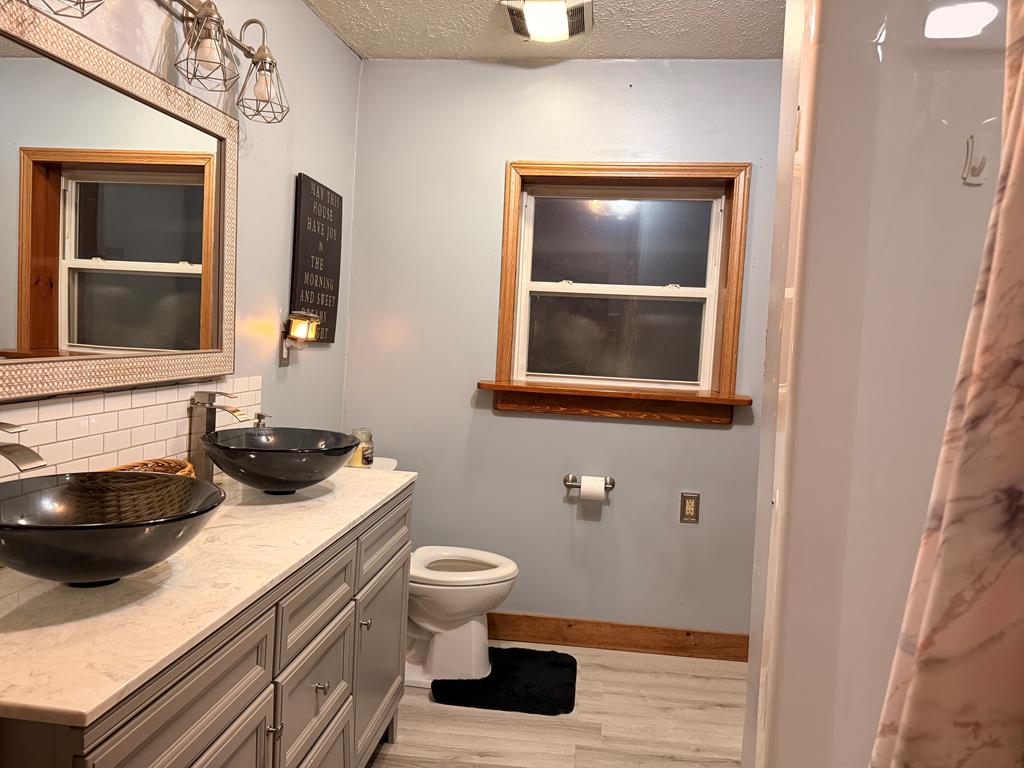 211 North Williamson Rd