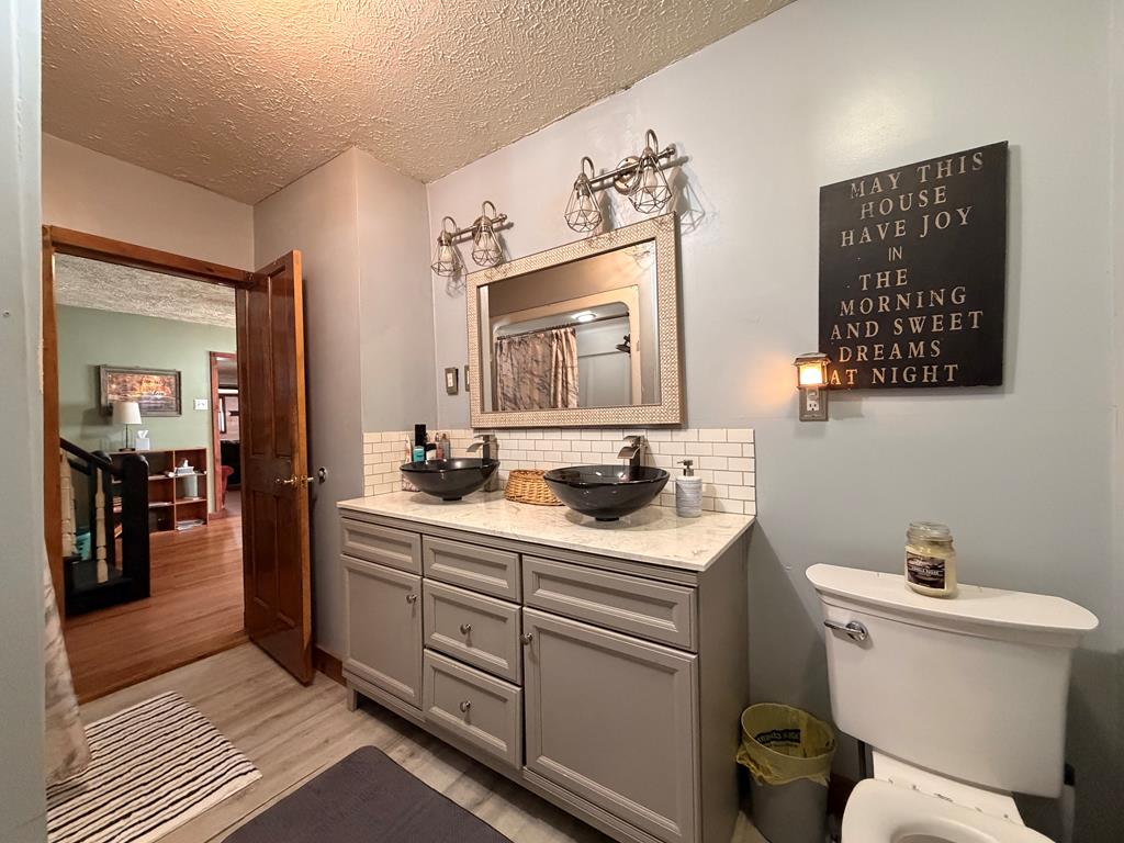 211 North Williamson Rd