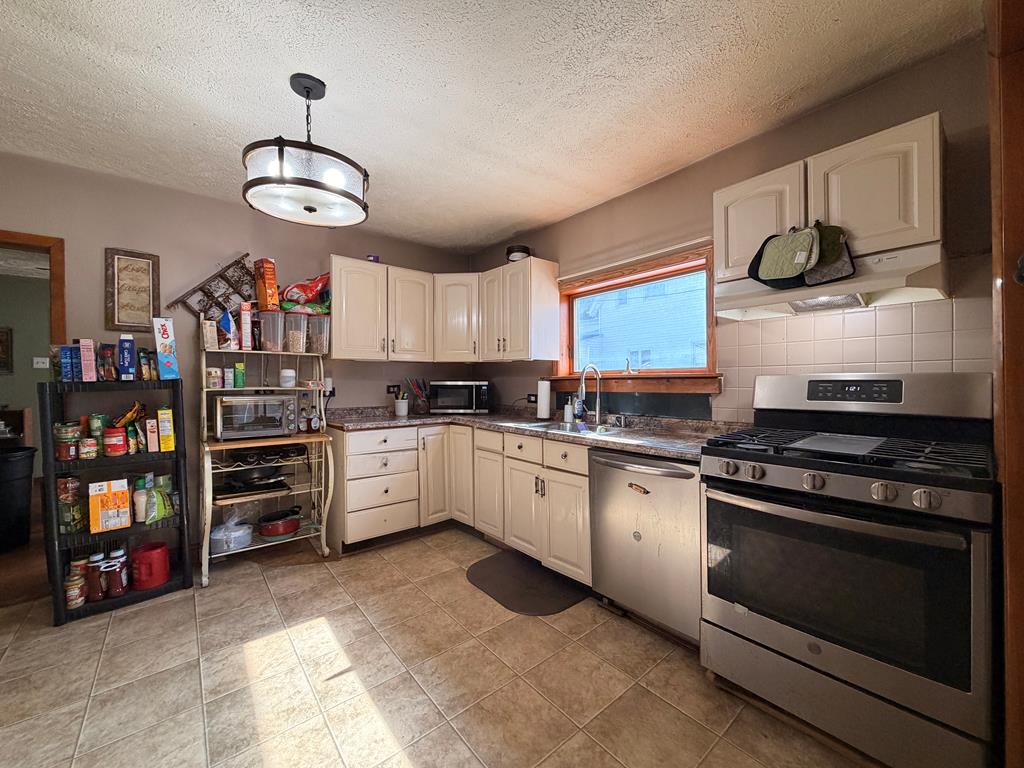 211 North Williamson Rd